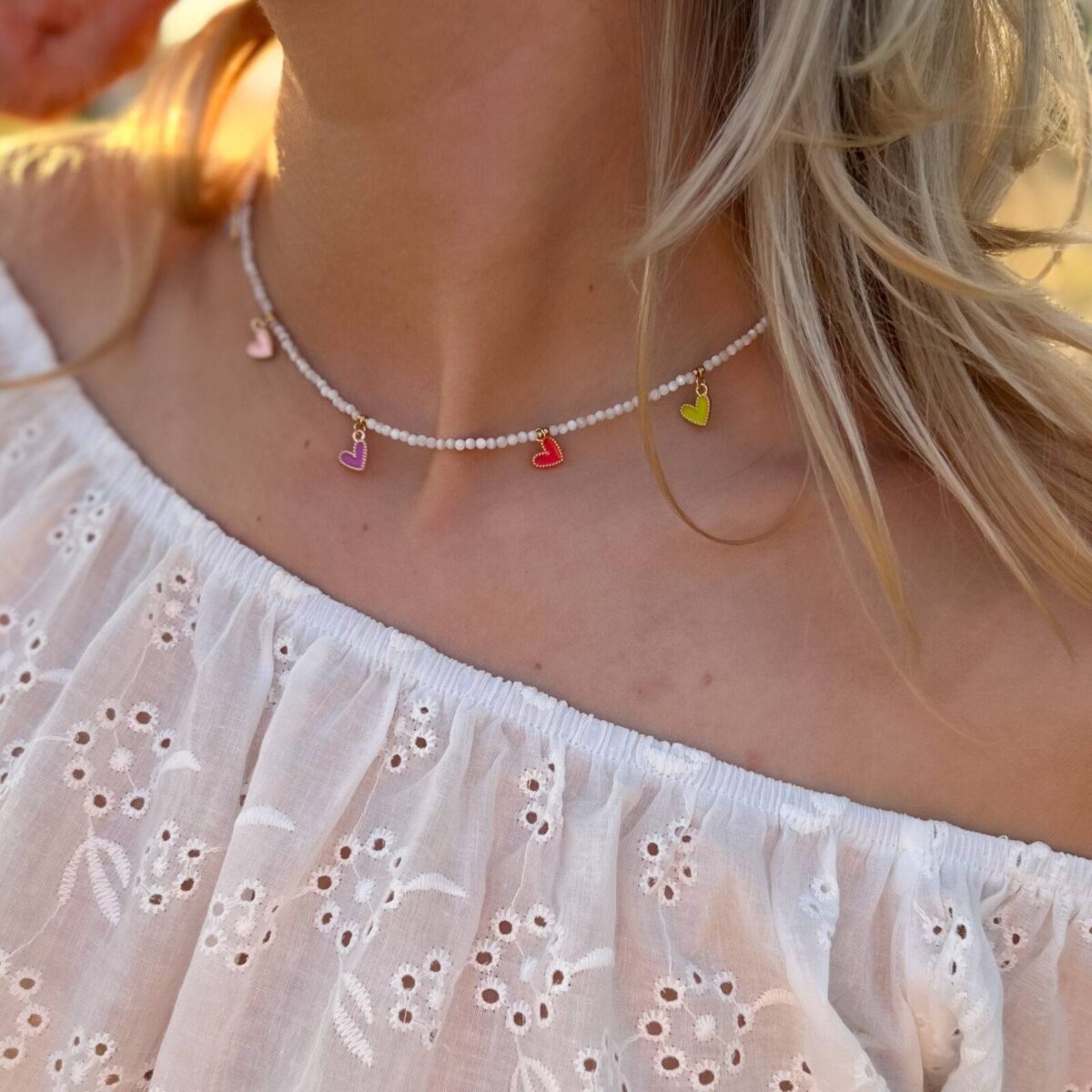 Naszyjnik Choker z Masą Perłową i serduszkami